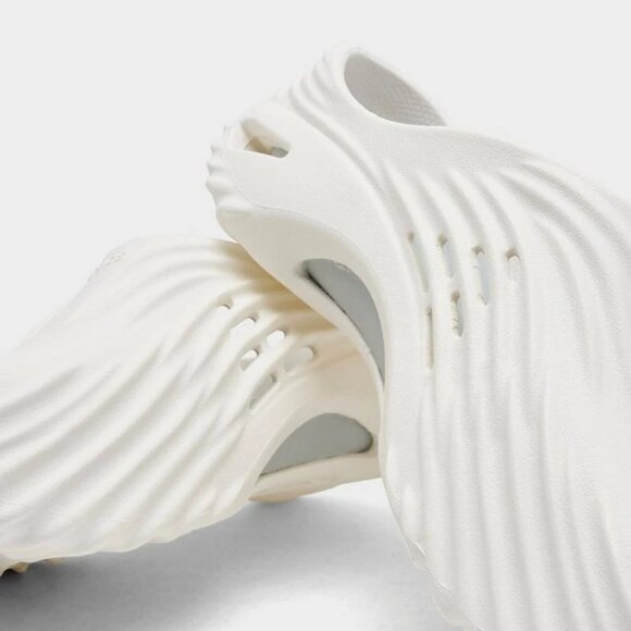 NEW CROCS Sizes M5/W7, M6/W8, M7/W9, M8/W10 Echo Wave Shoes - Chalk - Picture 5 of 6